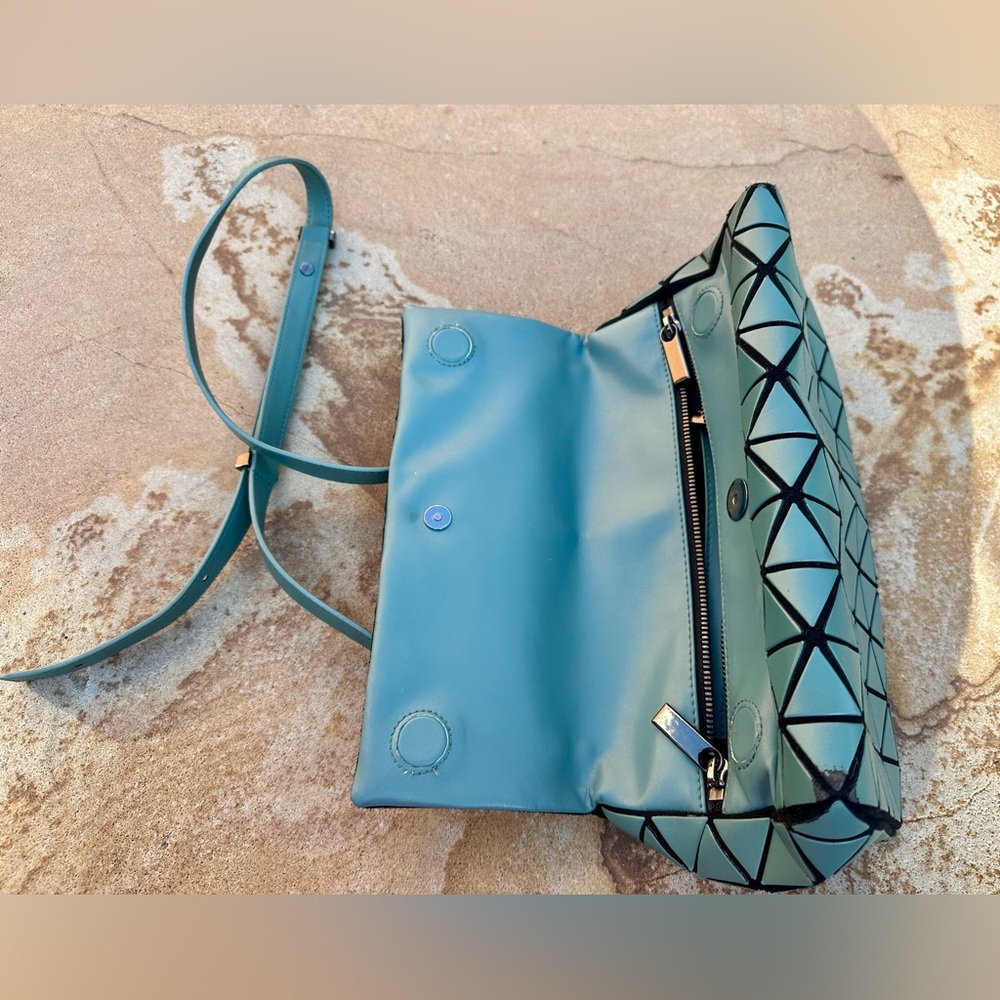 ISSEY MIYAKE Bao Bao✨Pyramid Crossbody Shoulder Bag ✨Matte Finish ✨Blue | Green - Picture 4 of 17